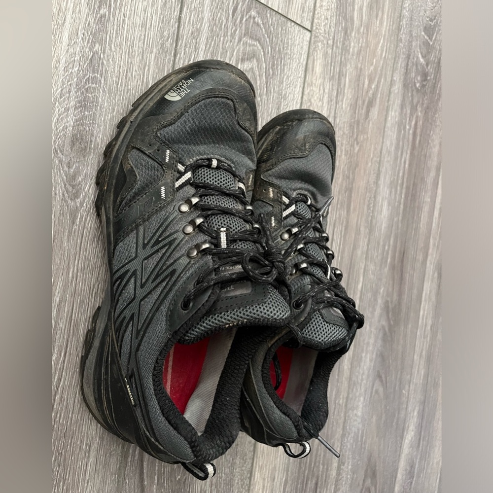 North face men’s shoes 10